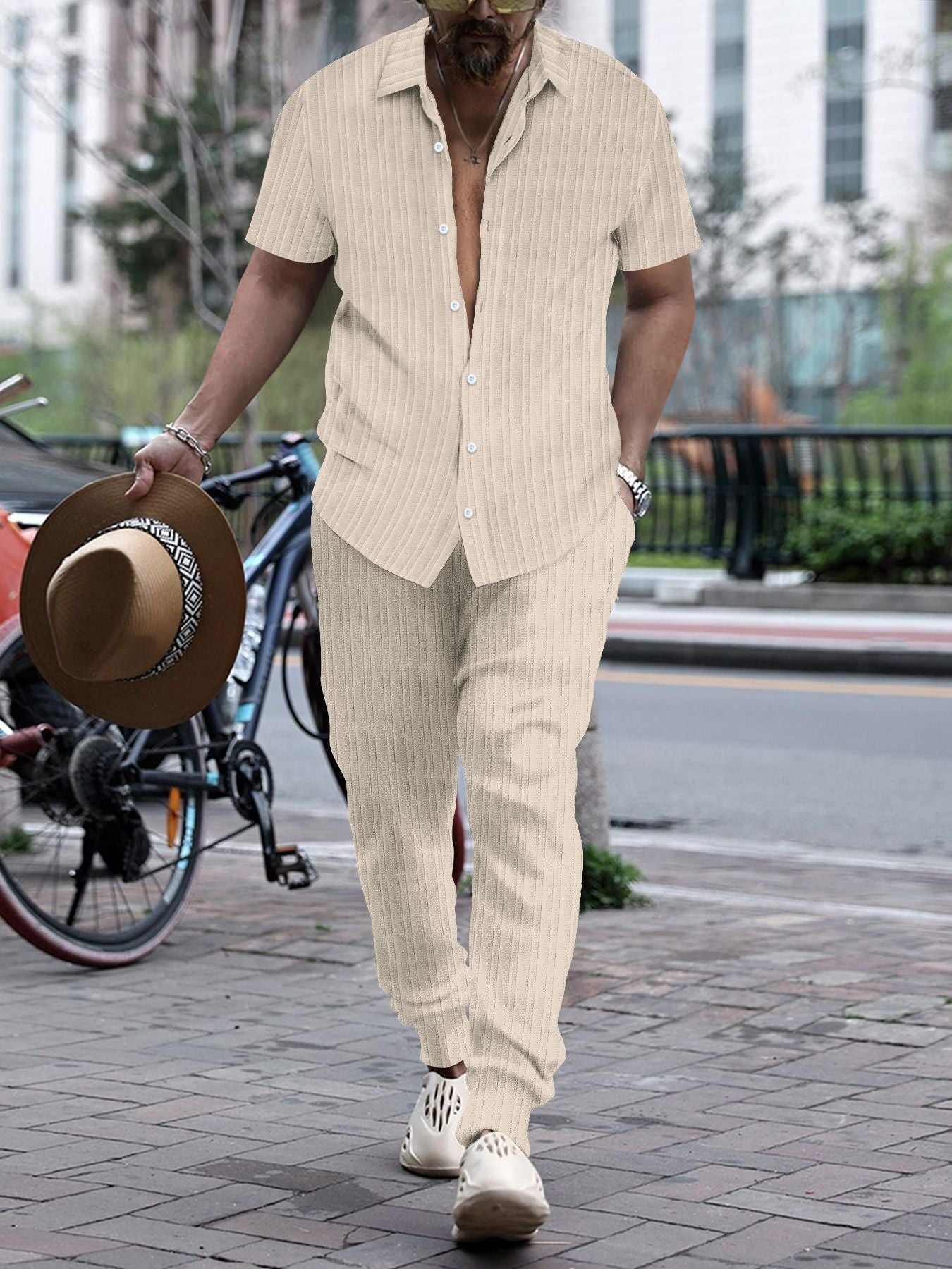 Moderner Herren Sommer Anzug Berlin Style