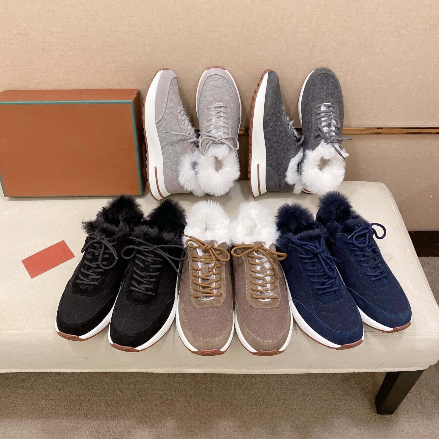 Damen Sneaker Sportlich Fellkragen Schwarz Winter - BerlinGlamour