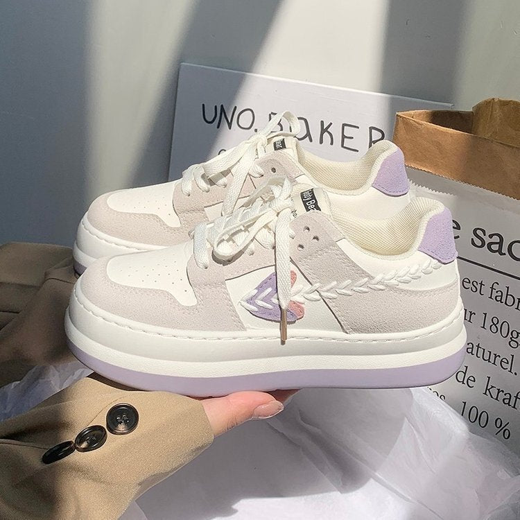 Damen Sneaker Elegante Sportschuhe Mit Einzigartigem Design - BerlinGlamour