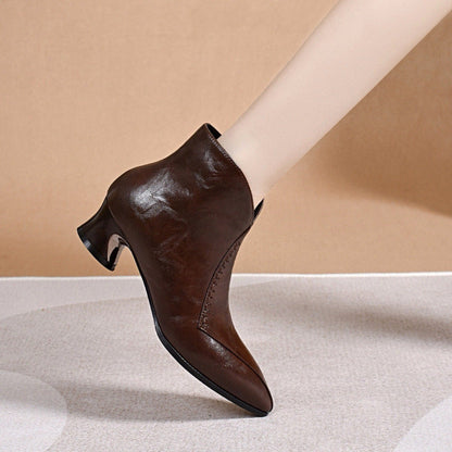 Elegante Damen Stiefel mit Gold Akzenten Schmal