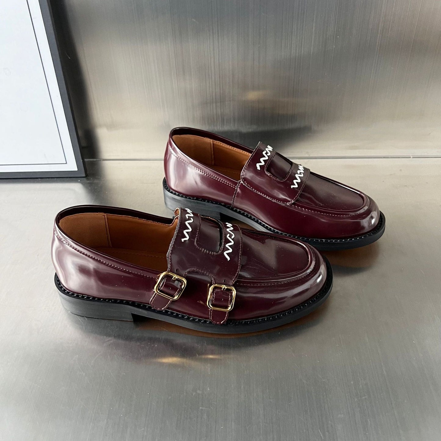 Damen Mokassins Elegante Schnalle Schuhe Glanzleder Schwarz