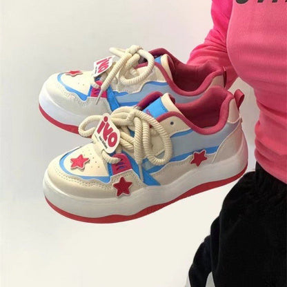 Damen Sneaker Bunt mit Sternen Applikationen - BerlinGlamour