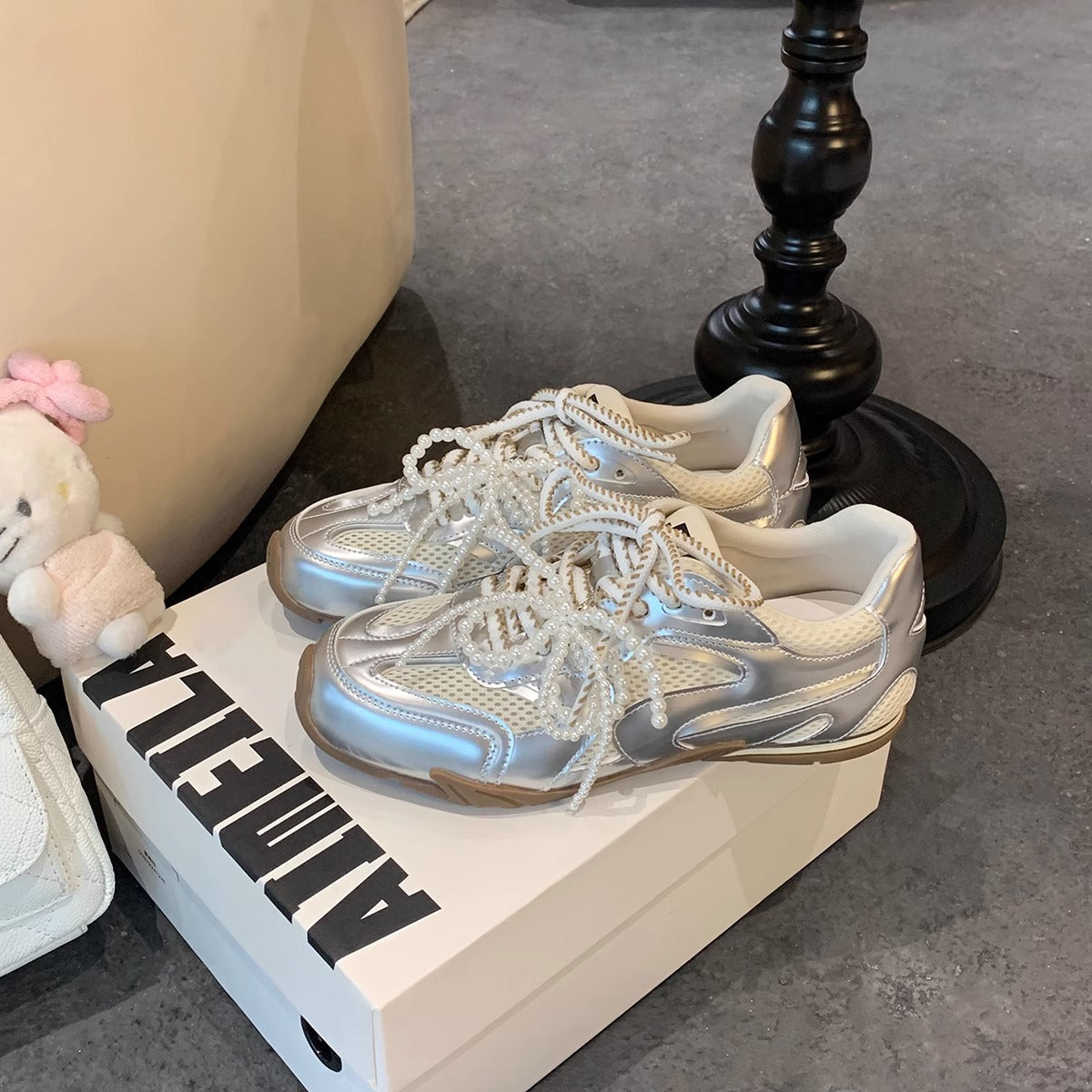 Damen Sneaker Sportlich Perlen Schnürsystem Schwarz