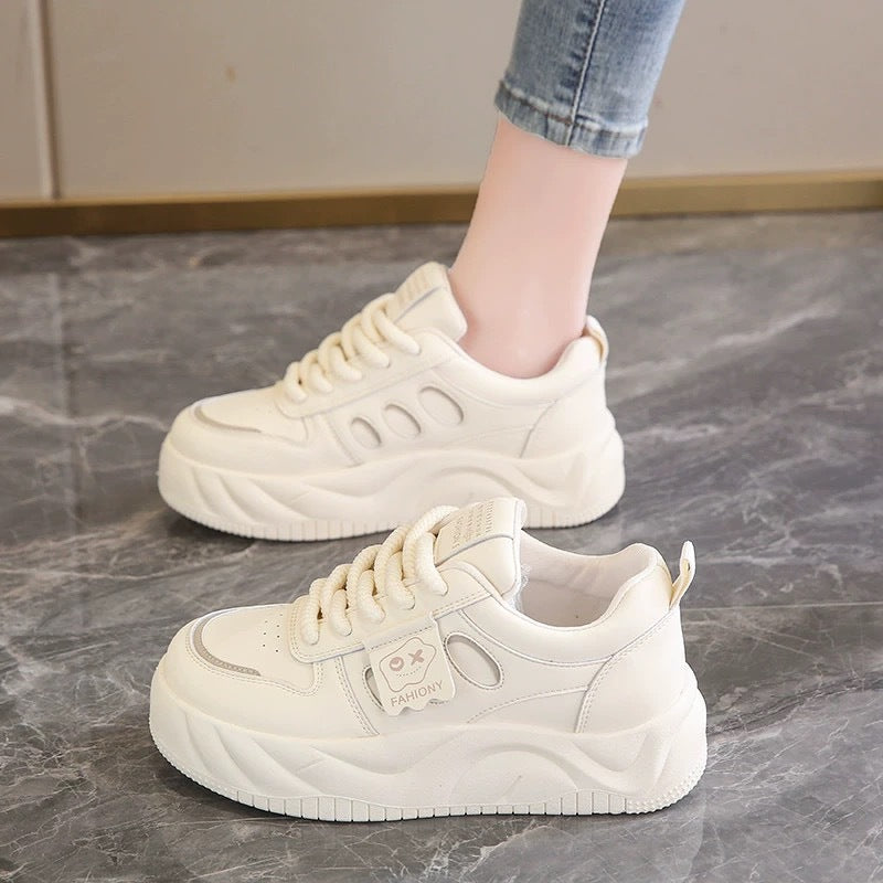 Damen Sneaker PlateauSchuhe Atmungsaktiv Trendy - BerlinGlamour