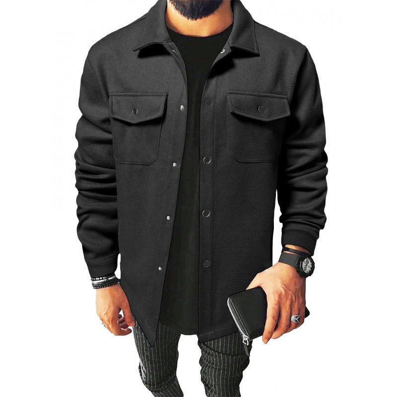 Herren Jackenhemd aus robustem Material mit praktischen Taschen Berlin-Glamour, ideal für den modernen Mann, der Wert auf Qualität und Stil legt. Diese Herren Jackenhemd aus robustem Material bieten ein