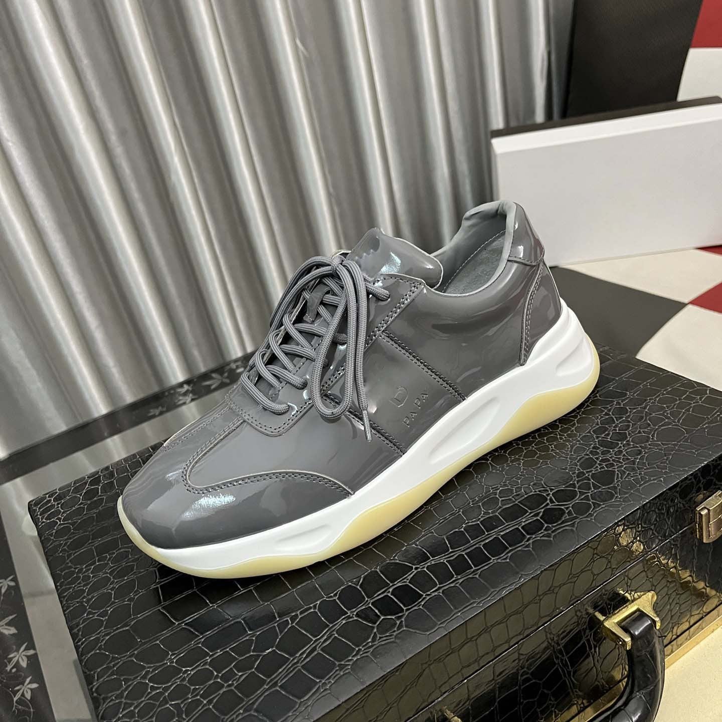 Damen Sneaker Elegante Glänzend Dämpfung Laufsohle
