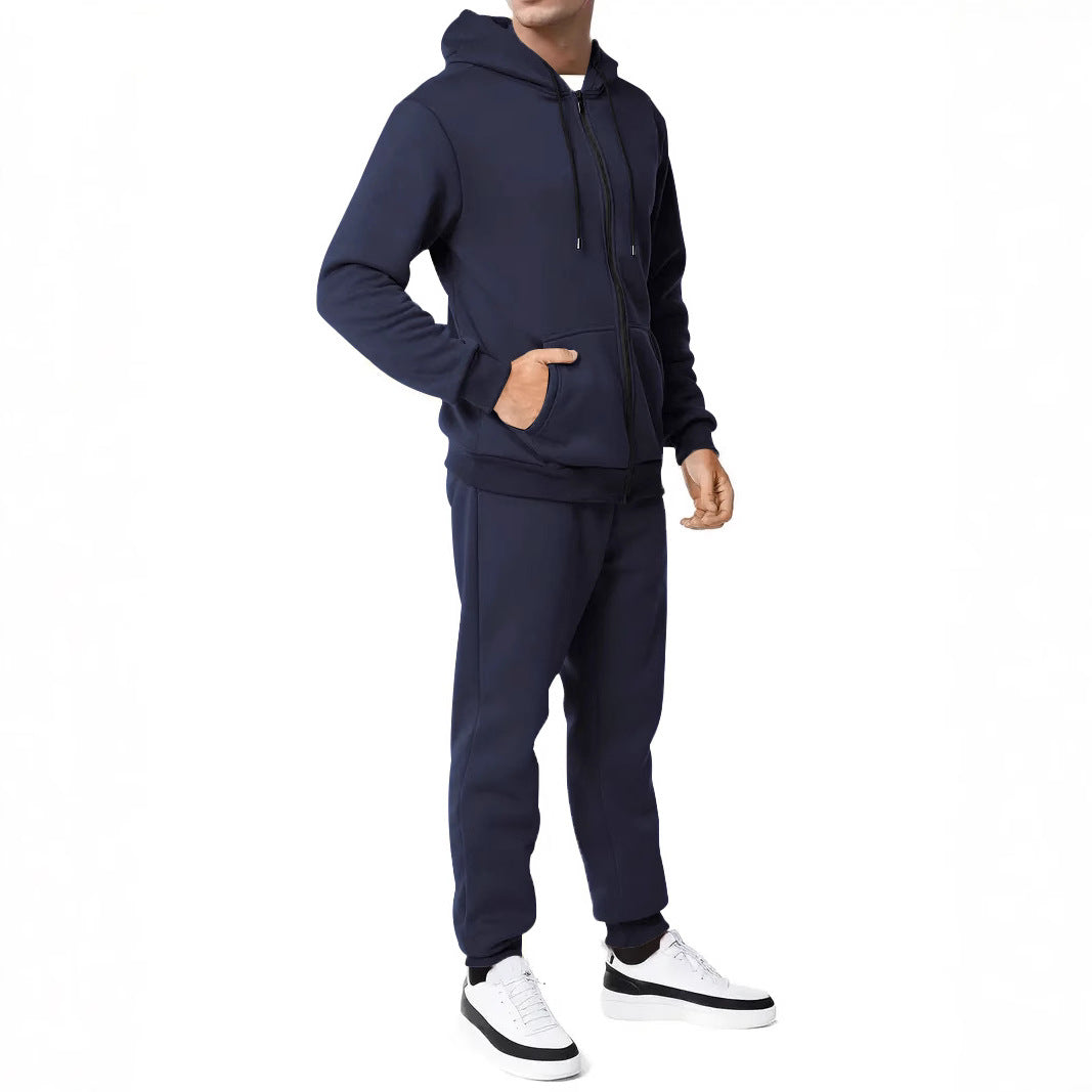 Ein modernes Sportliches Komplett-Set mit Kapuzenjacke und Jogginghose, das für den anspruchsvollen Herren konzipiert ist.