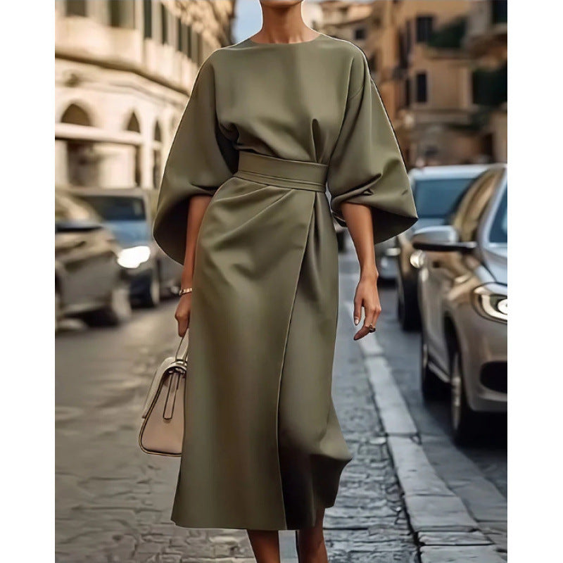 Fledermausärmeliges, lässiges Taillenkleid mit langem Rock von BerlinGlamour