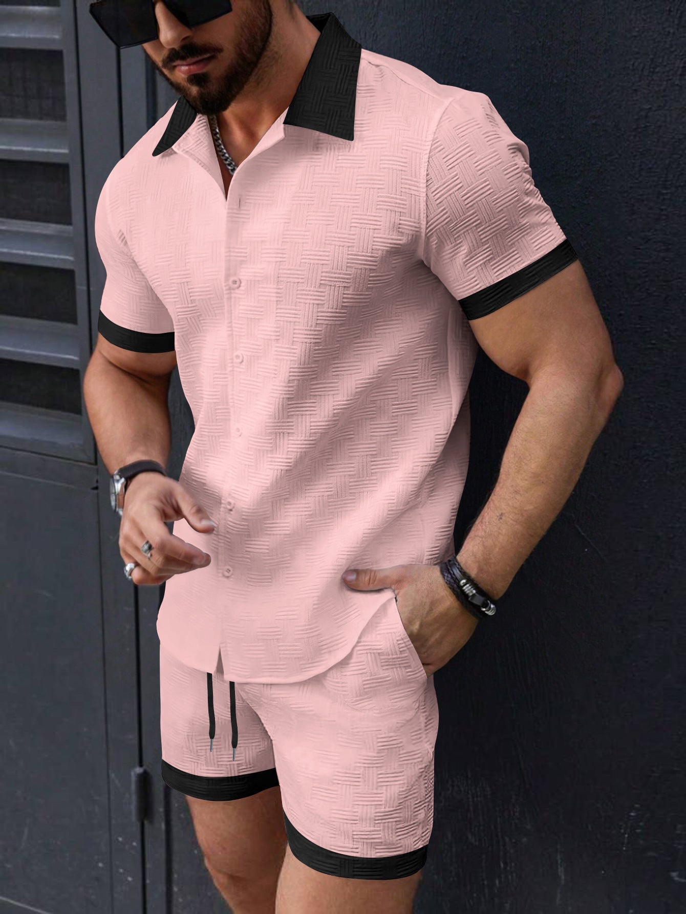 Herren Kurzarmhemd Modern mit Struktur Optik und passende Shorts