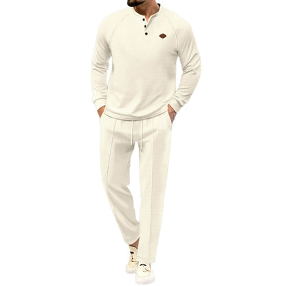 Herren Langarmshirt mit Knöpfen und elegante Jogginghose