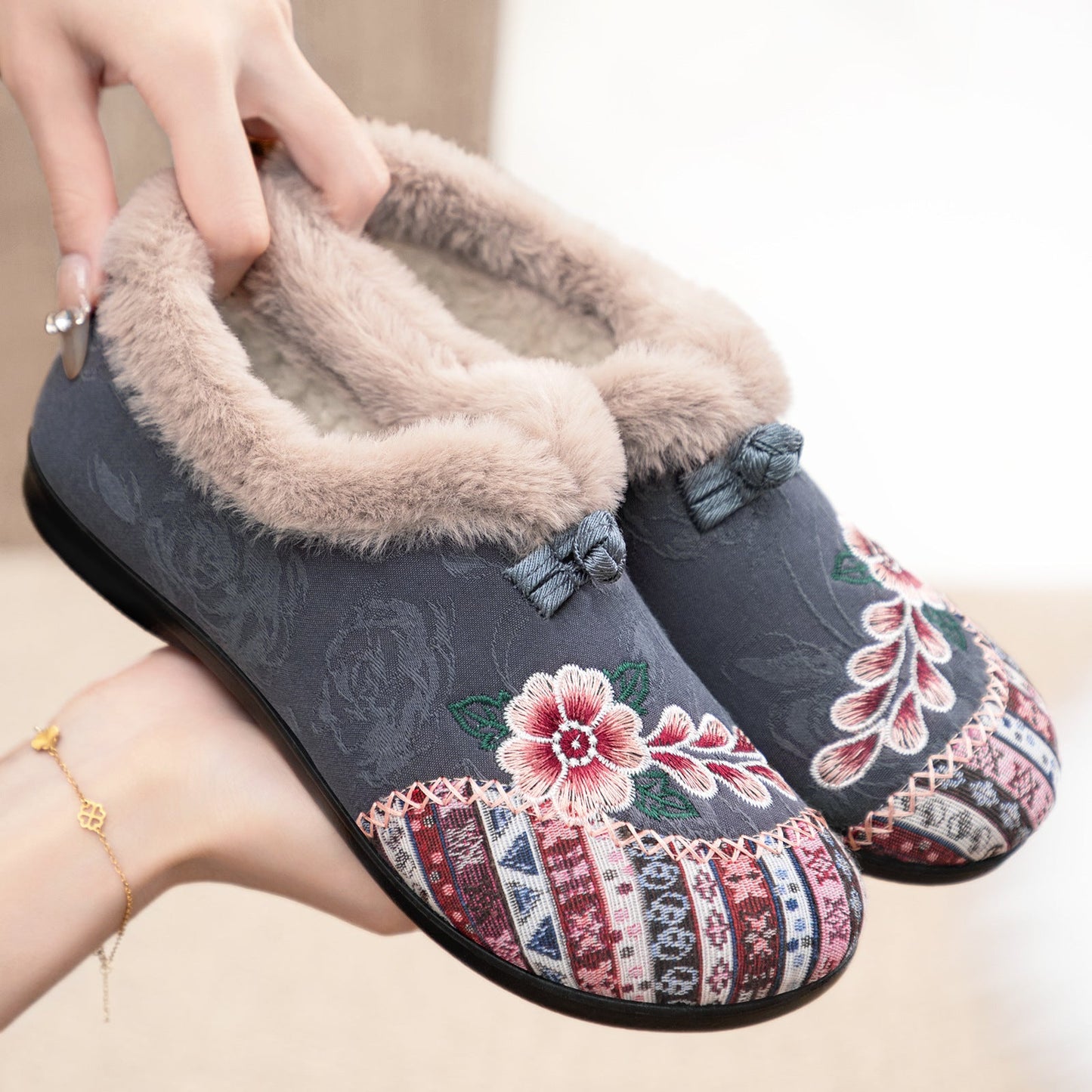 Damen Hausschuhe Blumenmuster Plüsch Warm - BerlinGlamour
