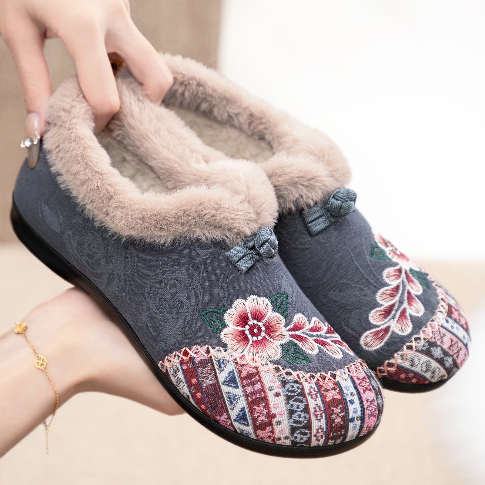 Damen Hausschuhe Blumenmuster Plüsch Warm - BerlinGlamour