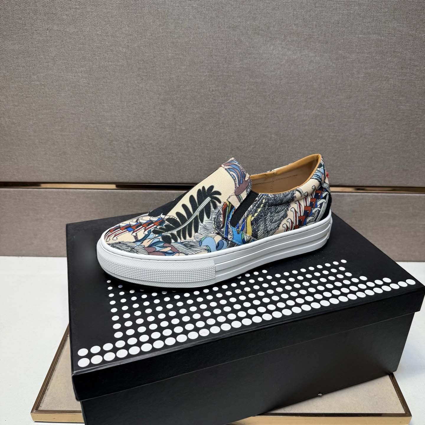 Damen Sneaker Slip-On mit buntem Grafik-Design
