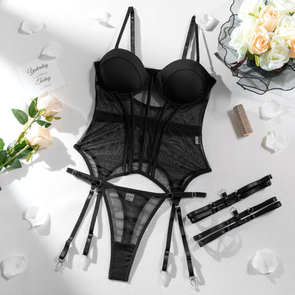 Frauen Dessous-Set mit Bügel-BH und Spitze