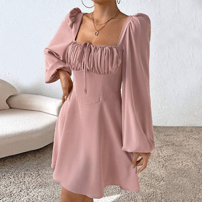 BerlinGlamour Puffärmel Kleid mit quadratischem Ausschnitt und Puffärmeln