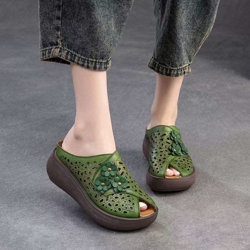 Damen Clogs atmungsaktiv mit Blumenapplikation Modern - BerlinGlamour