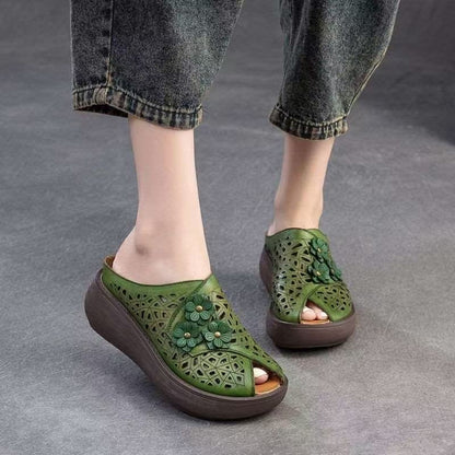 Damen Clogs atmungsaktiv mit Blumenapplikation Modern - BerlinGlamour