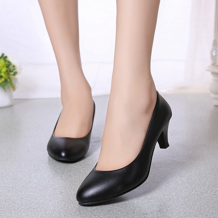 Elegante Damen Pumps Hochhackig Schwarz Glanz - BerlinGlamour