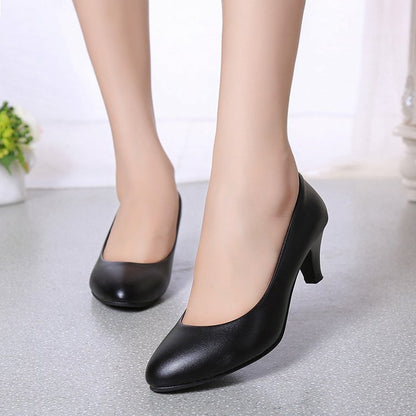 Elegante Damen Pumps Hochhackig Schwarz Glanz - BerlinGlamour