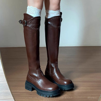 Damen Stiefel mit Nieten Blockabsatz Robust Modern - BerlinGlamour