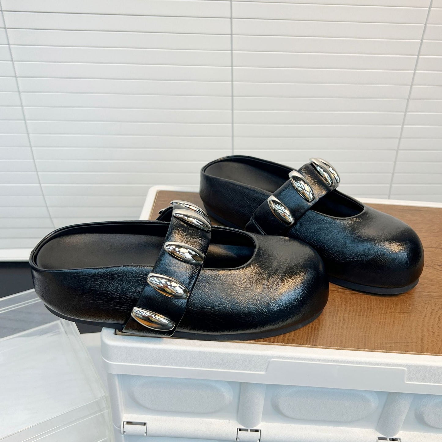 Damen Clogs mit Riemen und Schmuckdetails Modern