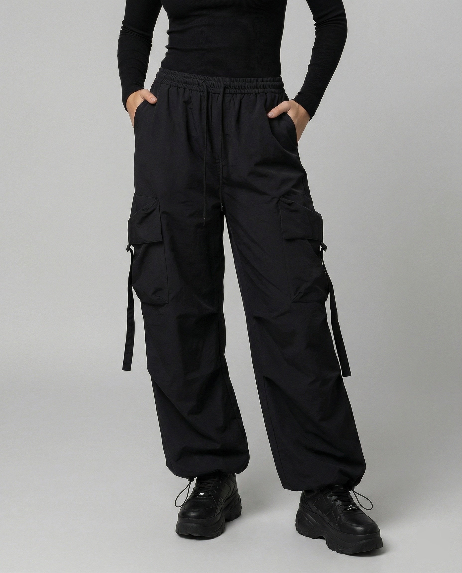 Weite Damen Cargo-Hose mit Elastikbund und Kordelzug - BerlinGlamour
