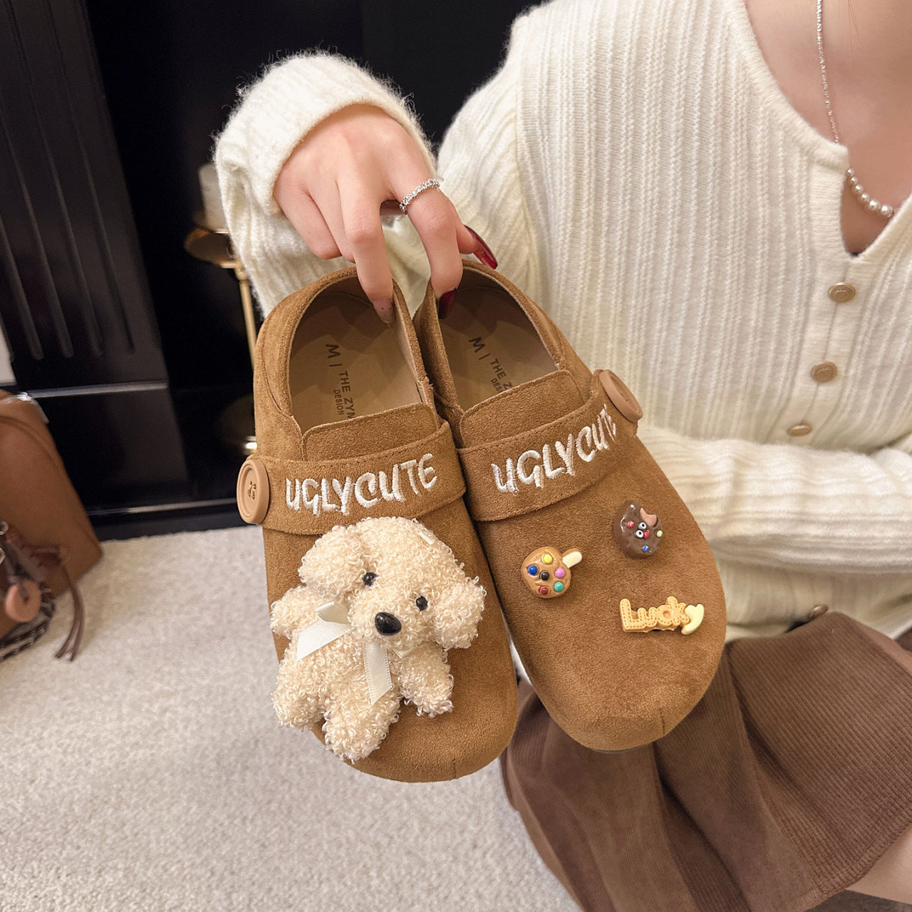 Damen Clogs mit Dekor und Klettverschluss Praktisch