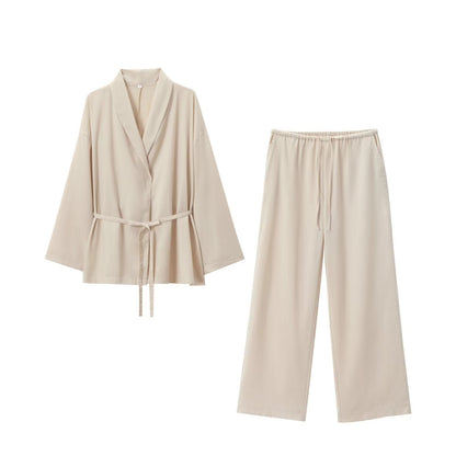 Elegantes Zweiteiler Set Modern mit Bindegürtel und weite Hose