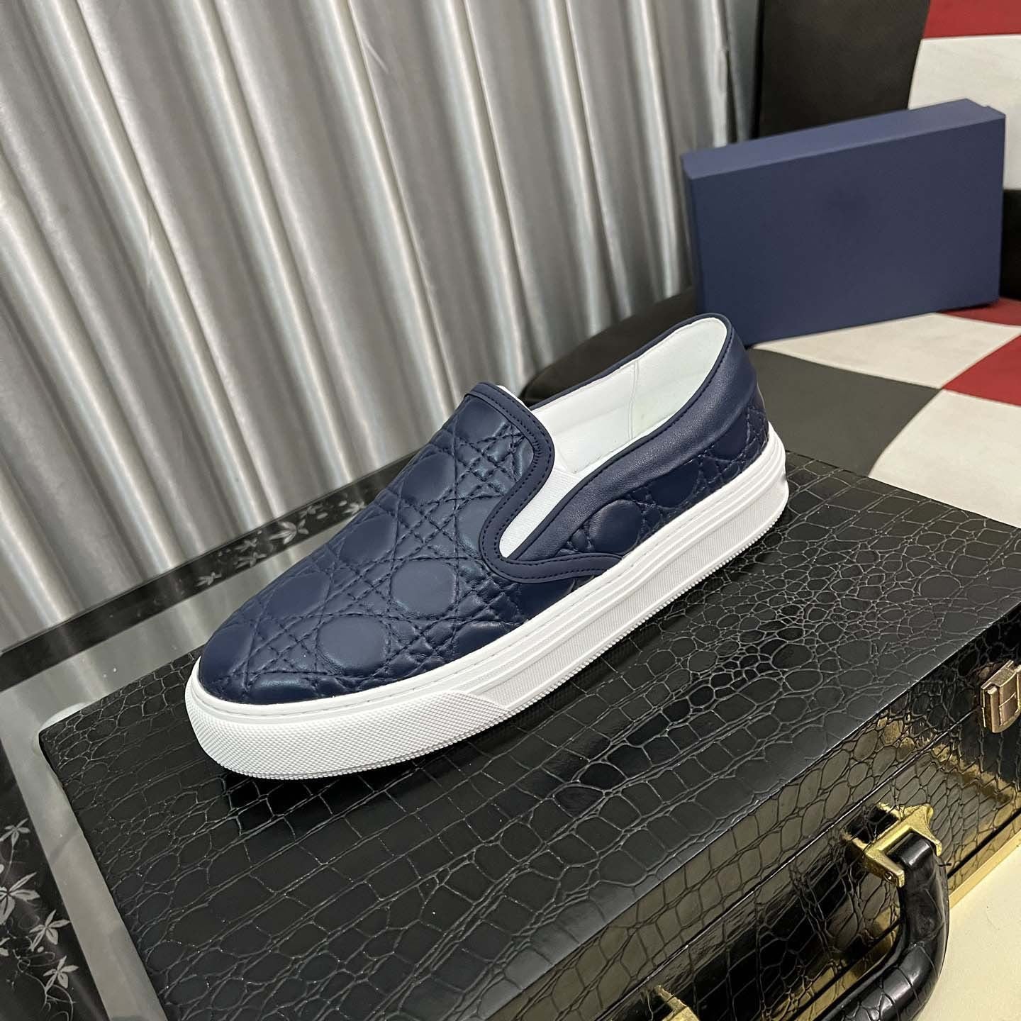 Damen Sneaker Slip-On Elegante Steppoptik Rutschfest