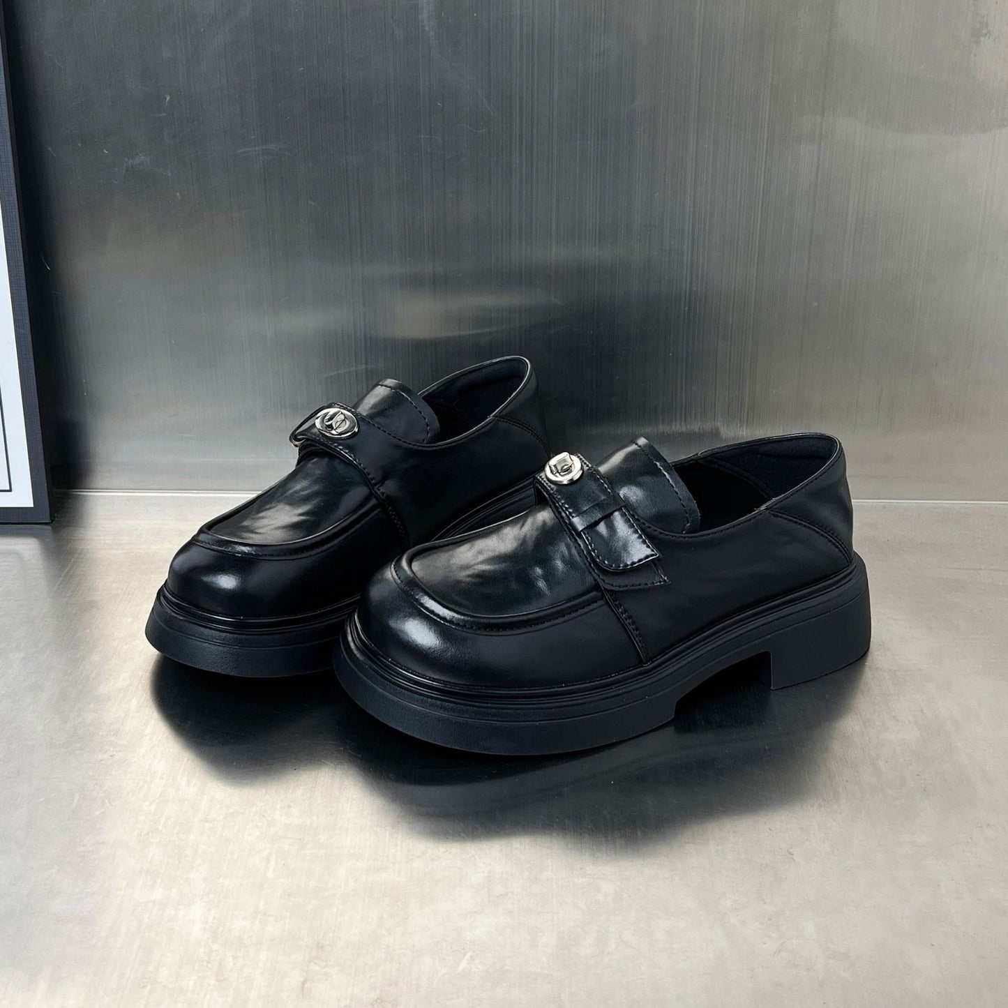 Elegante Damen Mokassins mit Schnallenverschluss Modern