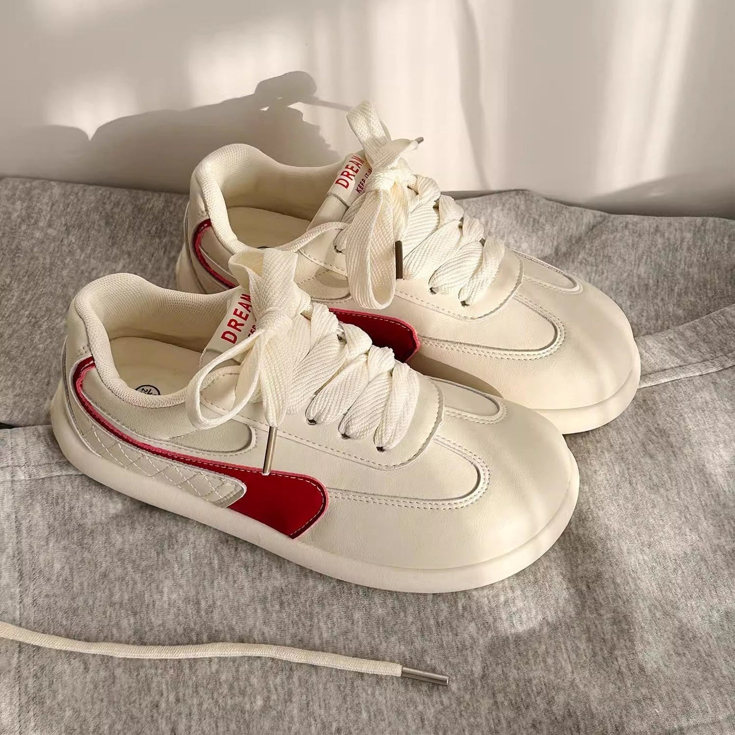 Modische Damen Sneaker Schuhe Trendy