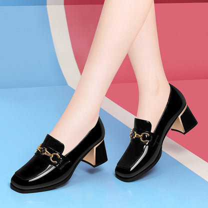 Damen Pumps High Heel mit Ketten Detail Elegant
