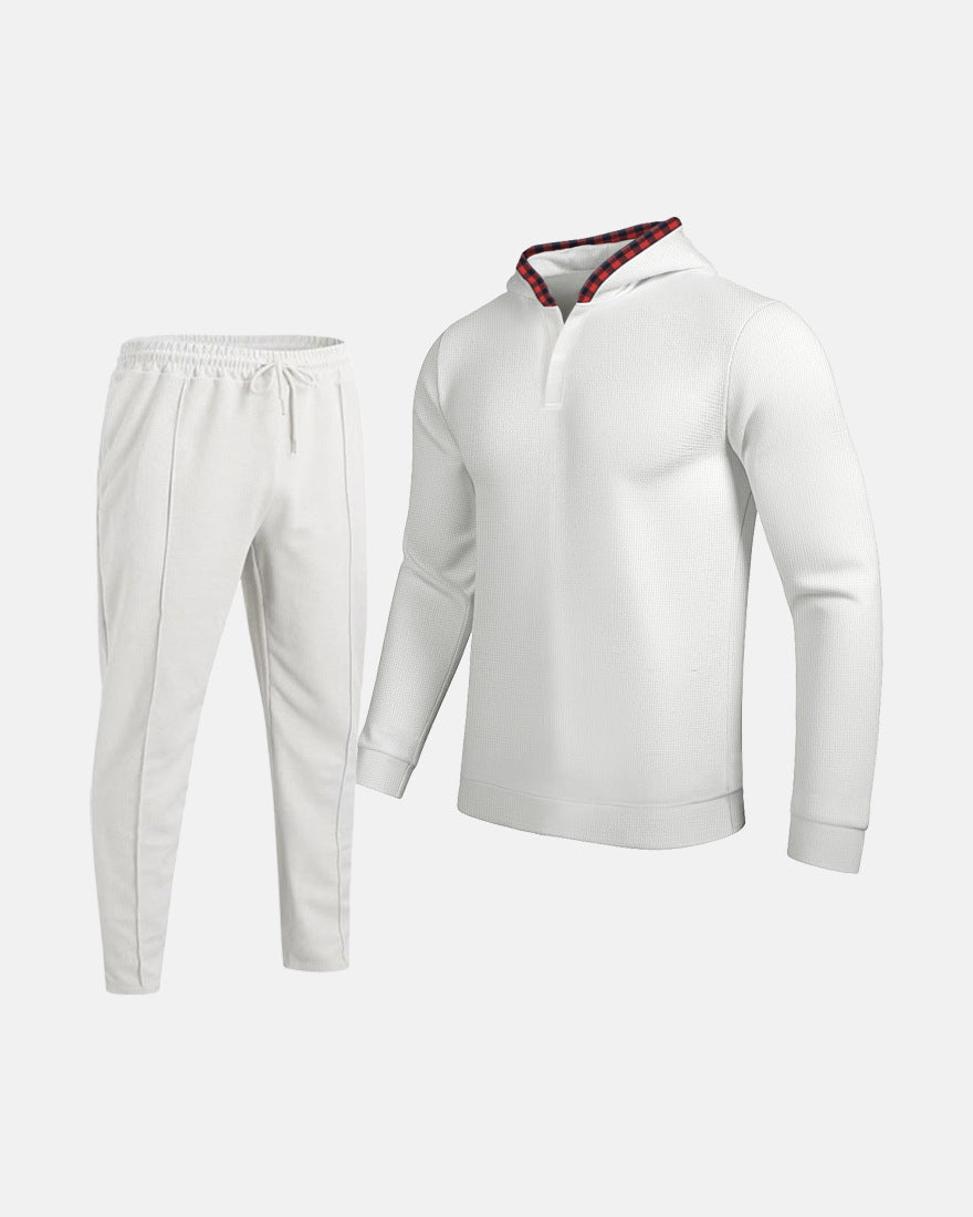 ein Beispiel für einen Titel: Sportlicher Herren Hoodie mit Karodetails und passtgenauen Jogginghose BerlinGlamour