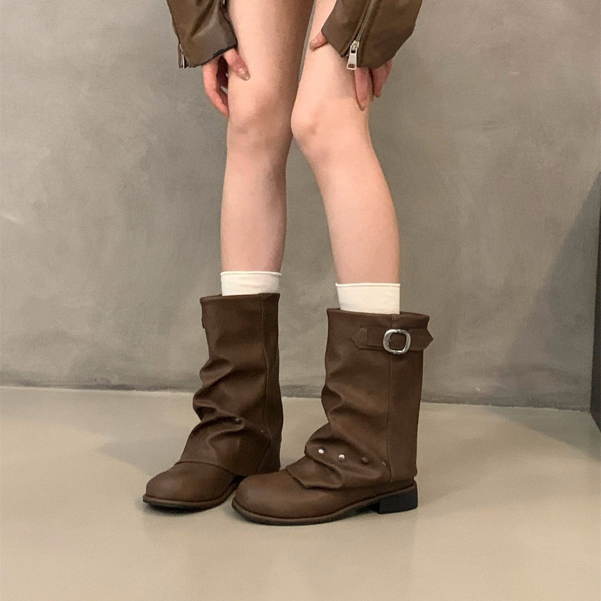 Damen Stiefel Elegant mit Faltenwurf und Druckknöpfen