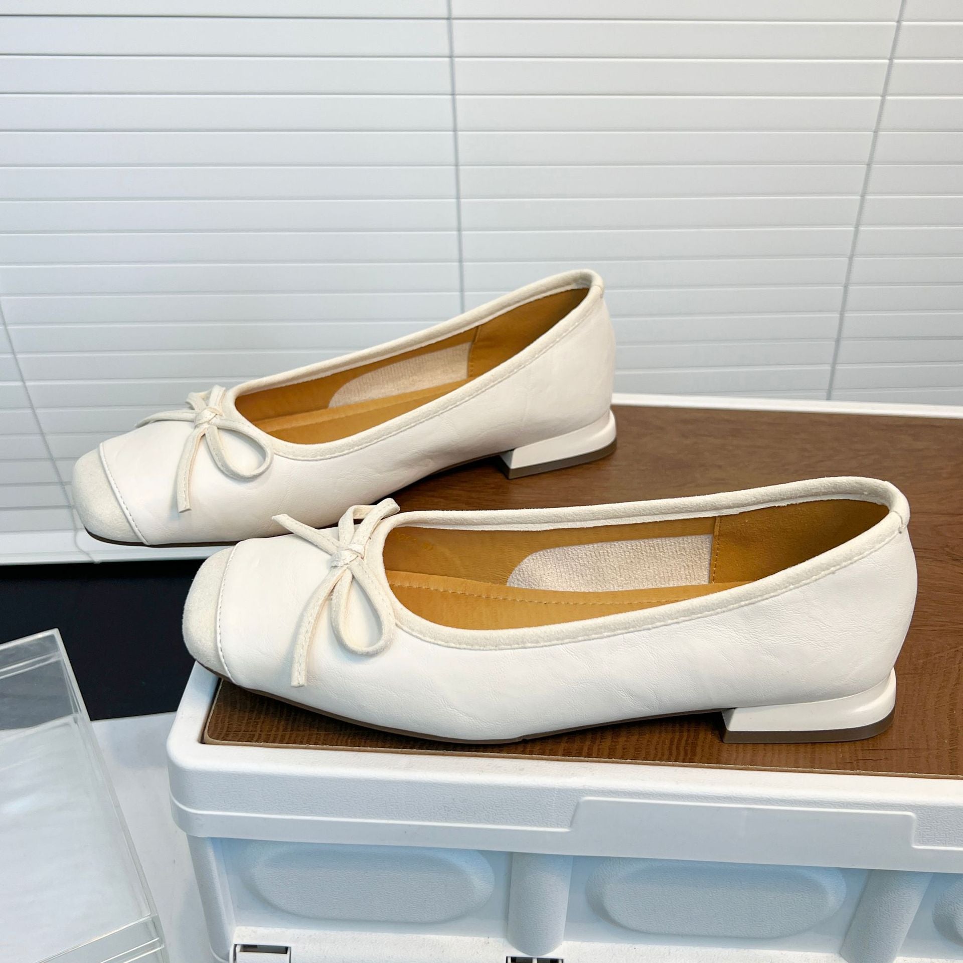 Damen Ballerinas Elegante Leder Schuhe mit Schleifenverschluss - BerlinGlamour