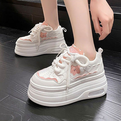 Damen Plateau Sneaker Sportlich mit Blumen Detail