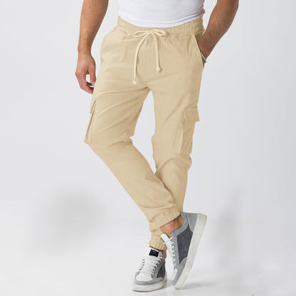 Herren Cargo-Hose mit elastischem Bund und praktischen Seitentaschen BerlinGlamour - das ist der perfekte Begleiter für jeden, der seine Freiheit liebt und immer unterwegs ist. Die neue Kol