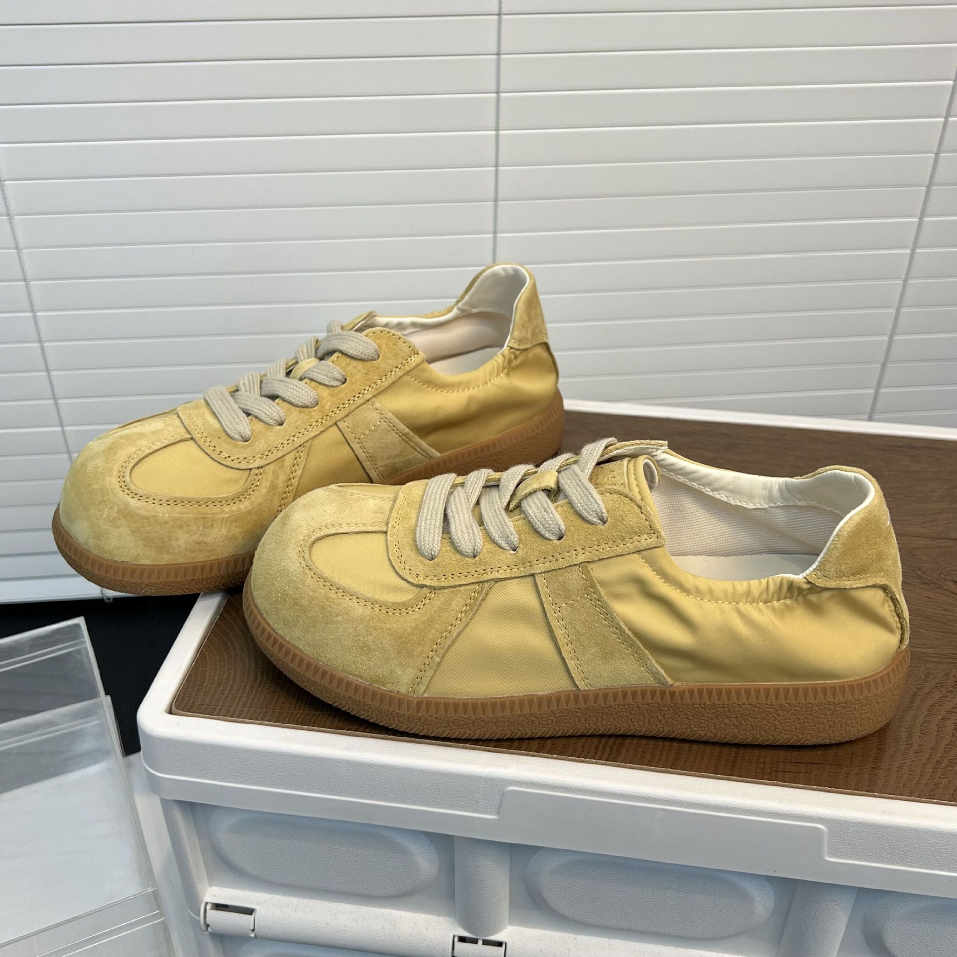 Damen Sneaker Sportlich Elegant Satin Schuhe - BerlinGlamour