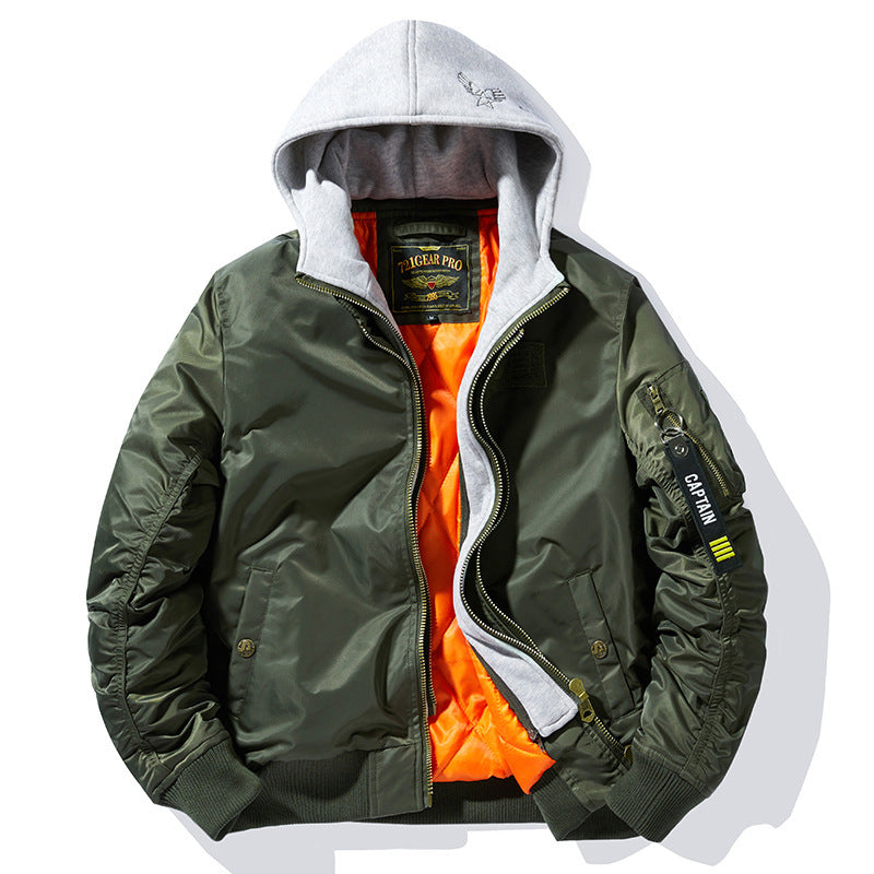 Ich verstehe den Titel zu Herrenlässige Bomberjacke mit herausnehmbarer Kapuze.
