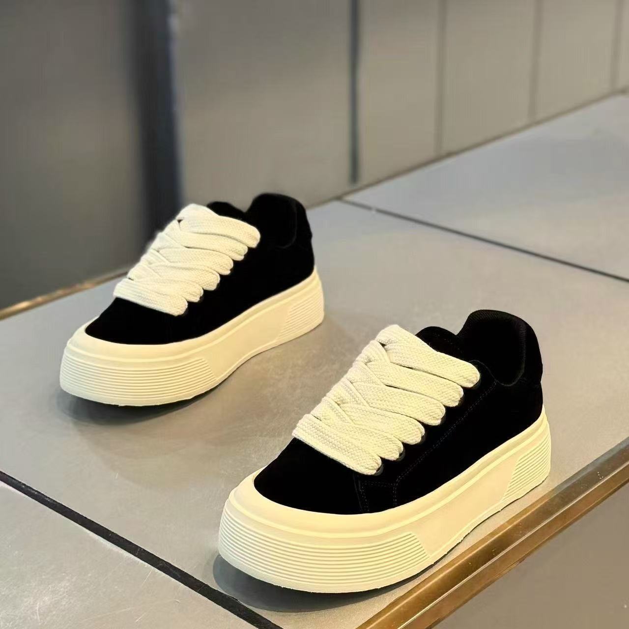 Damen Sneaker Hohe Plattform Breite Schnürung Mode