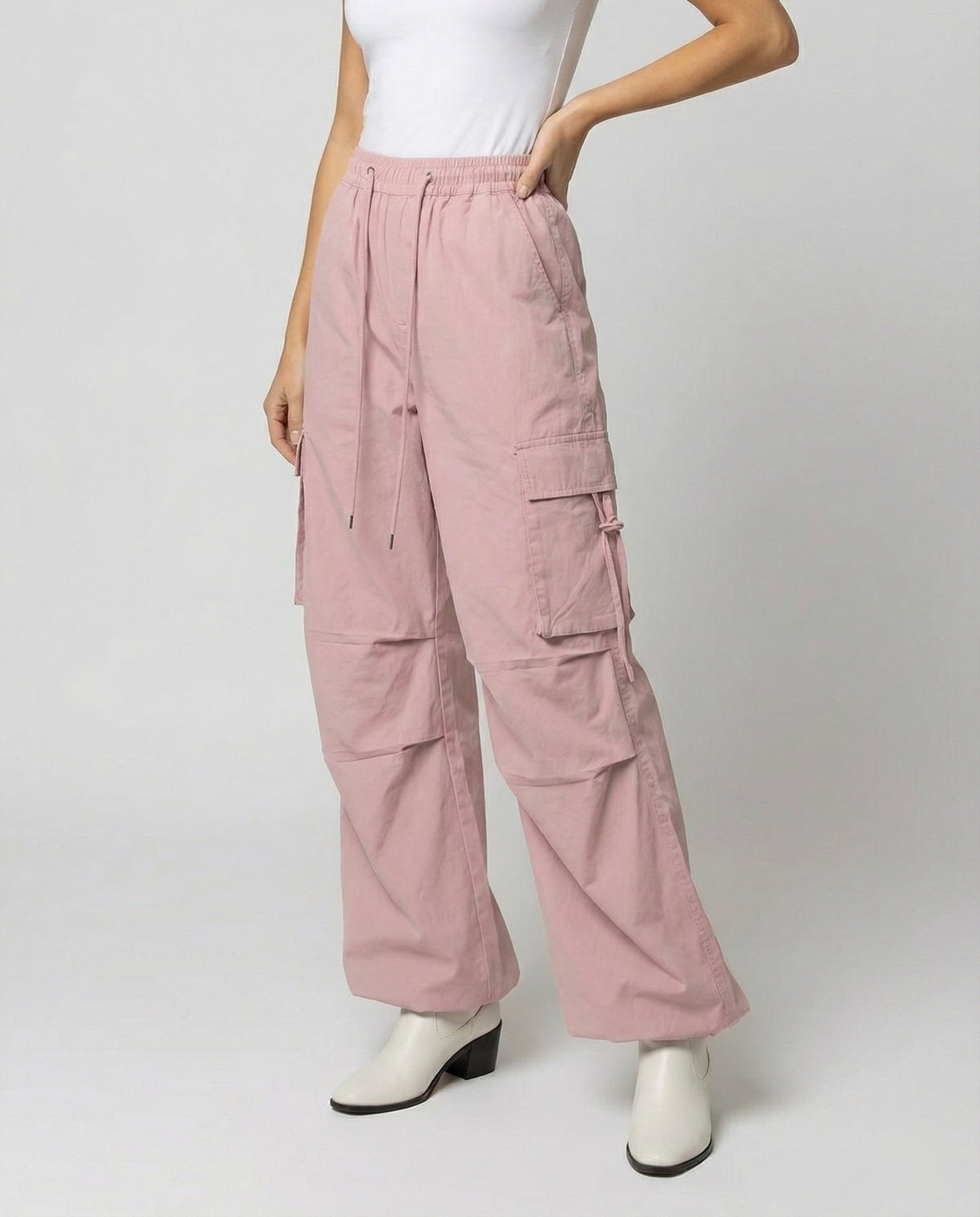 Damen Cargohose Hochtailliert mit Seitenschlaufen und Verstellbarem Saum - BerlinGlamour