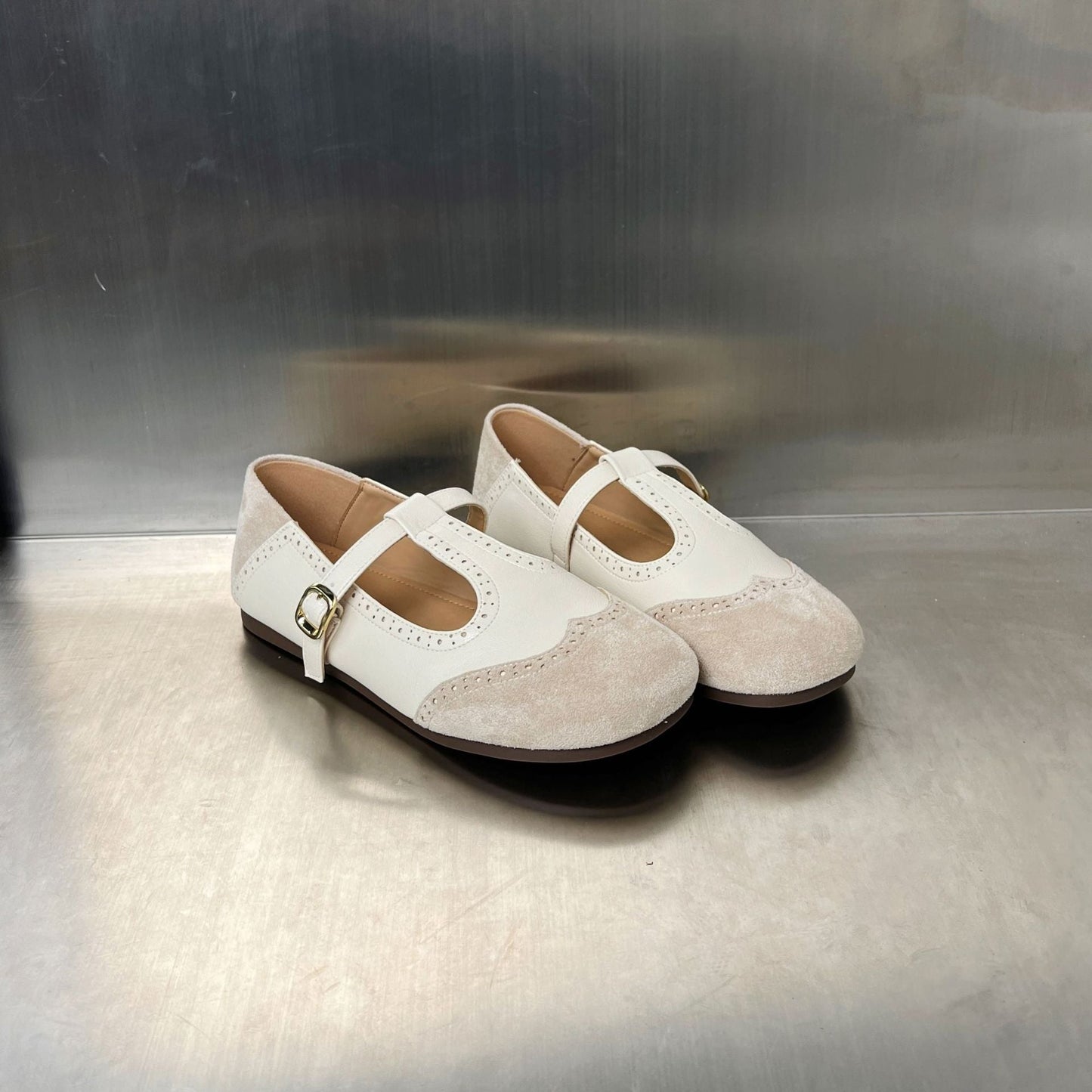 Damen Slipper Elegant mit Verstellbarem Riemen Perforiert