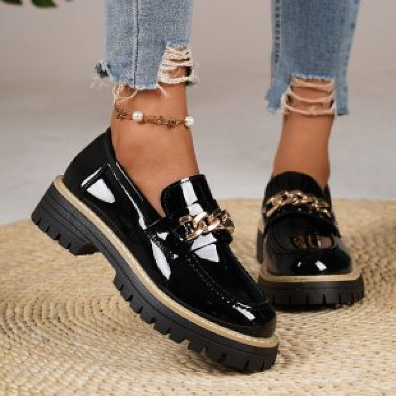 Damen Slipper Glänzend Komfortabel mit Kettenakzent