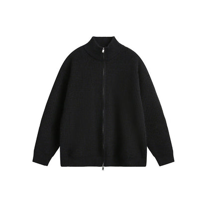 Moderner Herren-Großstrickjacke mit hoher Mode und durchgeherndem Reißverschluss Berlin-Glamour
