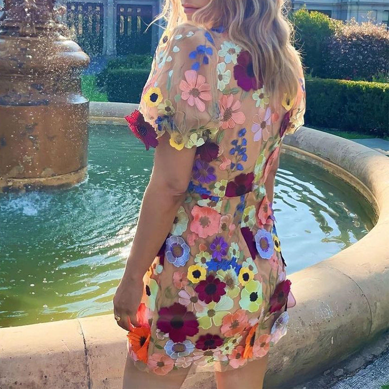 Kleid mit 3D Blumen Bestickung Bodycon Laternenärmel