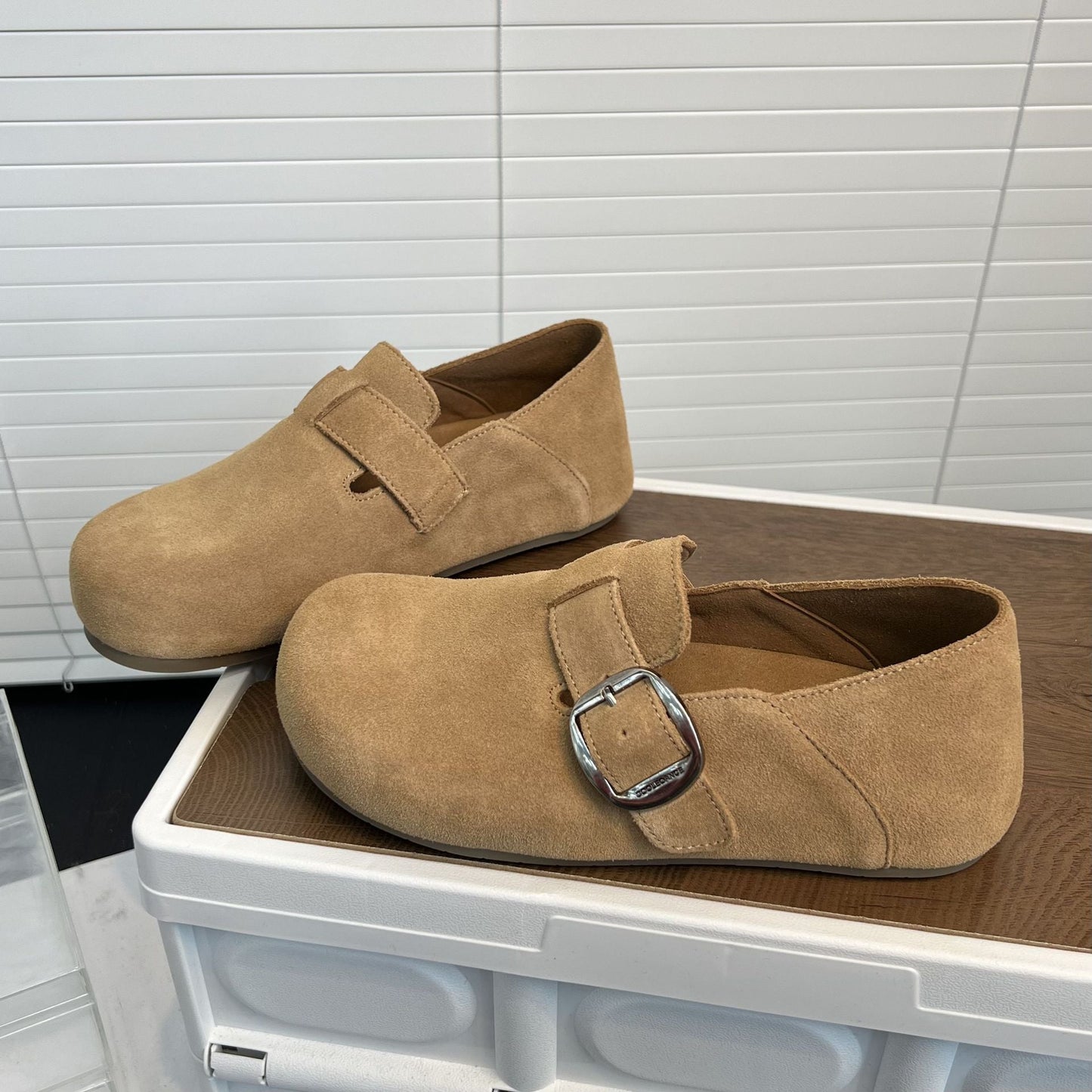 Damen Clogs Wildleder Bequem Schnallenverschluss Modern - BerlinGlamour