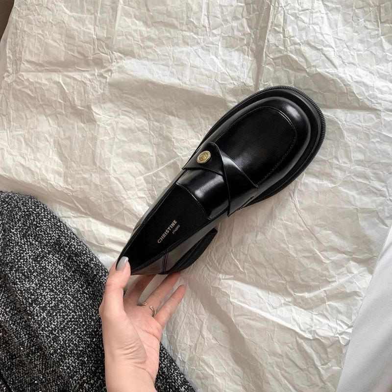 Damen Ballerinas Elegantes Lackleder mit Riemchen und Knöpfen - BerlinGlamour