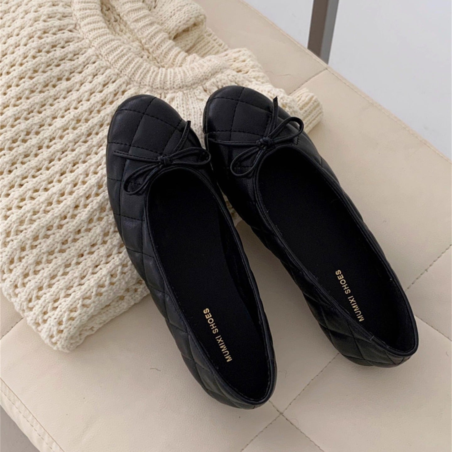 Damen Ballerinas Elegante Quilted Schleifen Detail Schwarz - BerlinGlamour