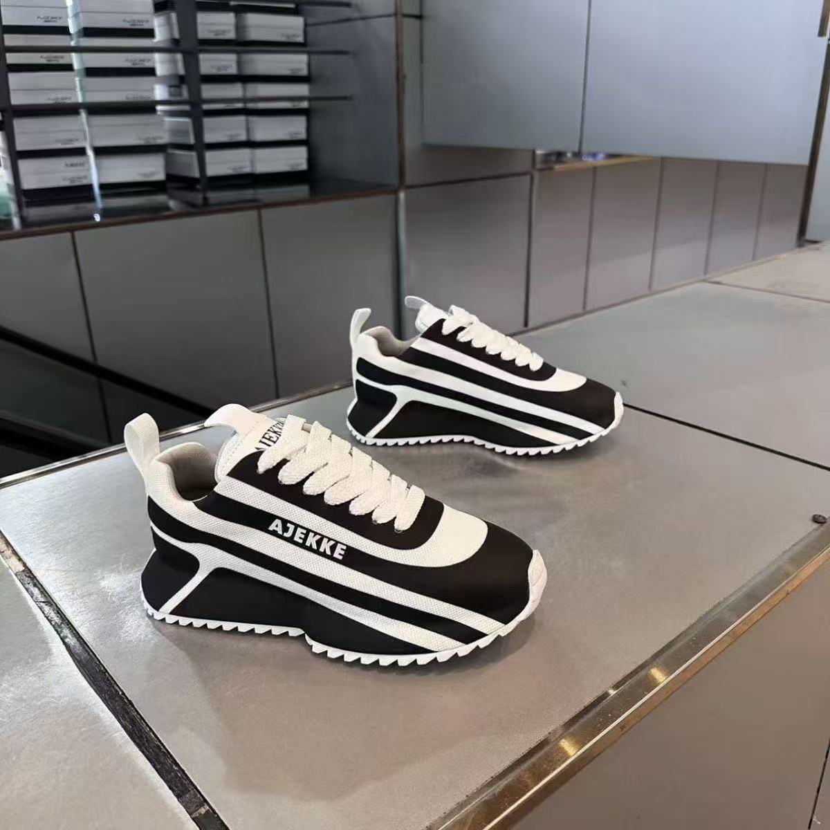 Damen Sneaker Sportlich Weich mit Dämpfungstechnologie