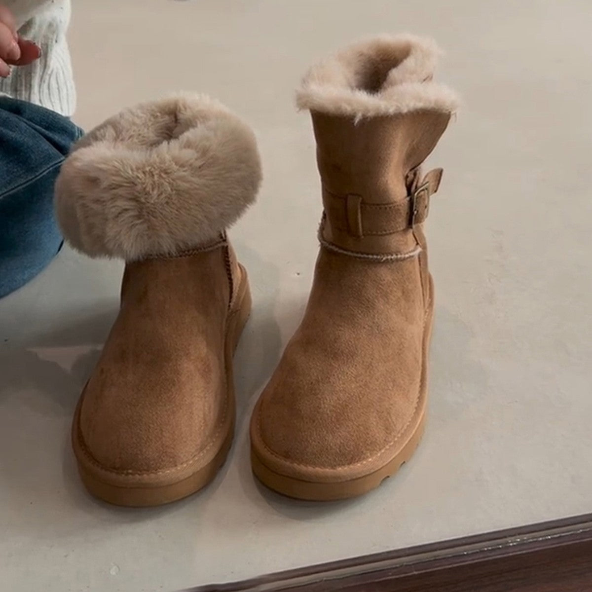 Damen Winterstiefel Warm mit weichem Kunstfellkragen und robuster Sohle - BerlinGlamour